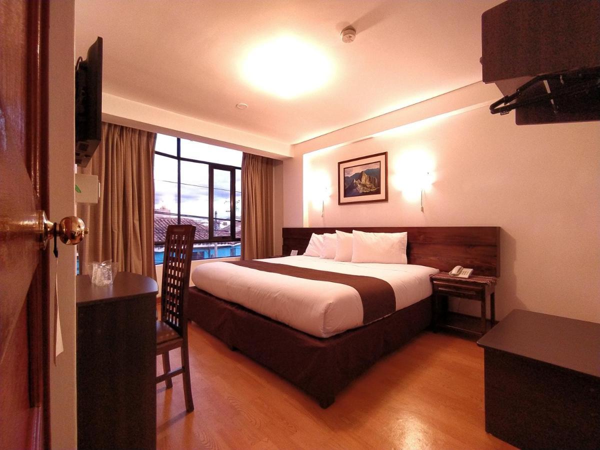 Hotel Illas 3*