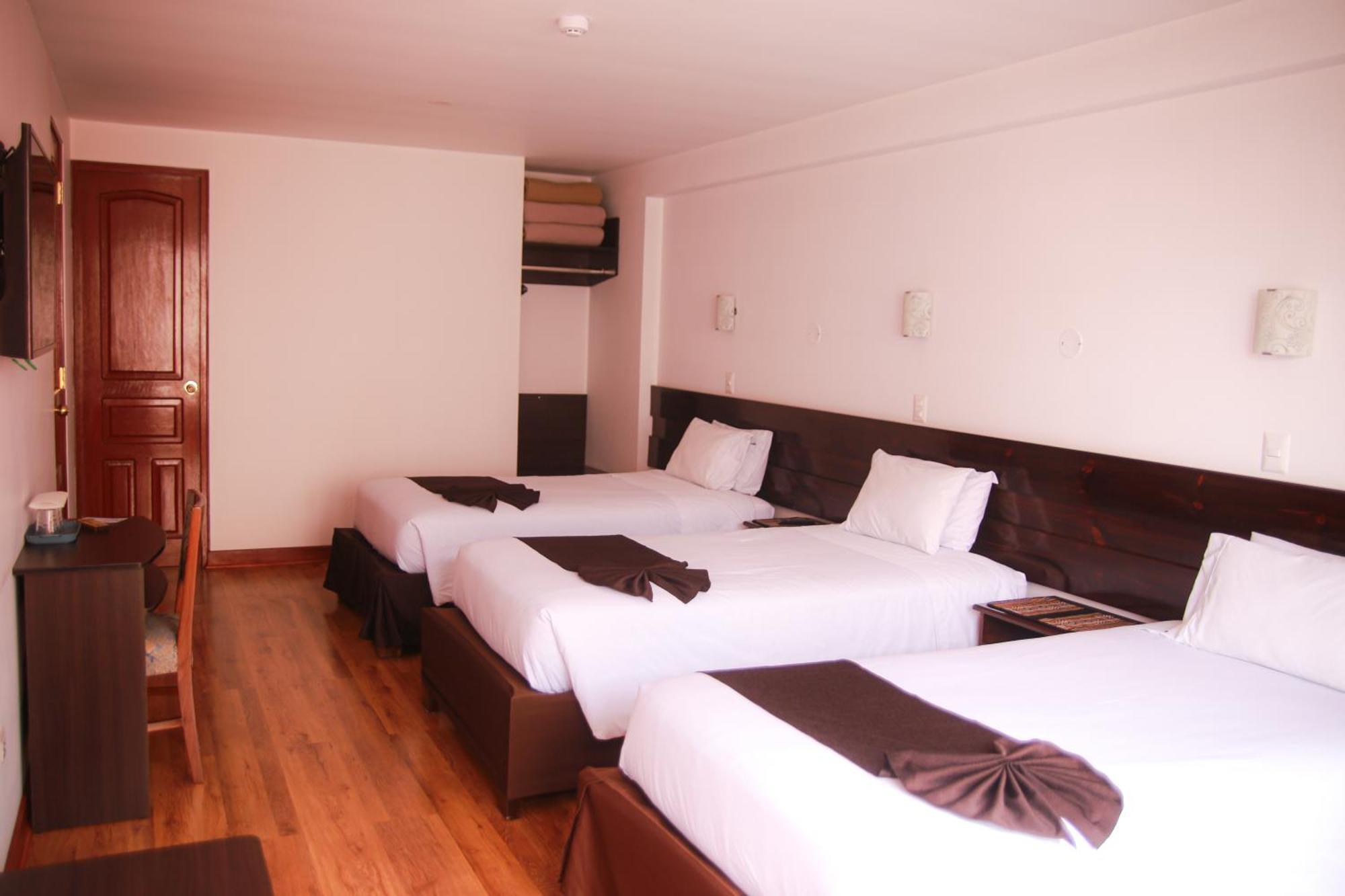 Illas Hotel 3*