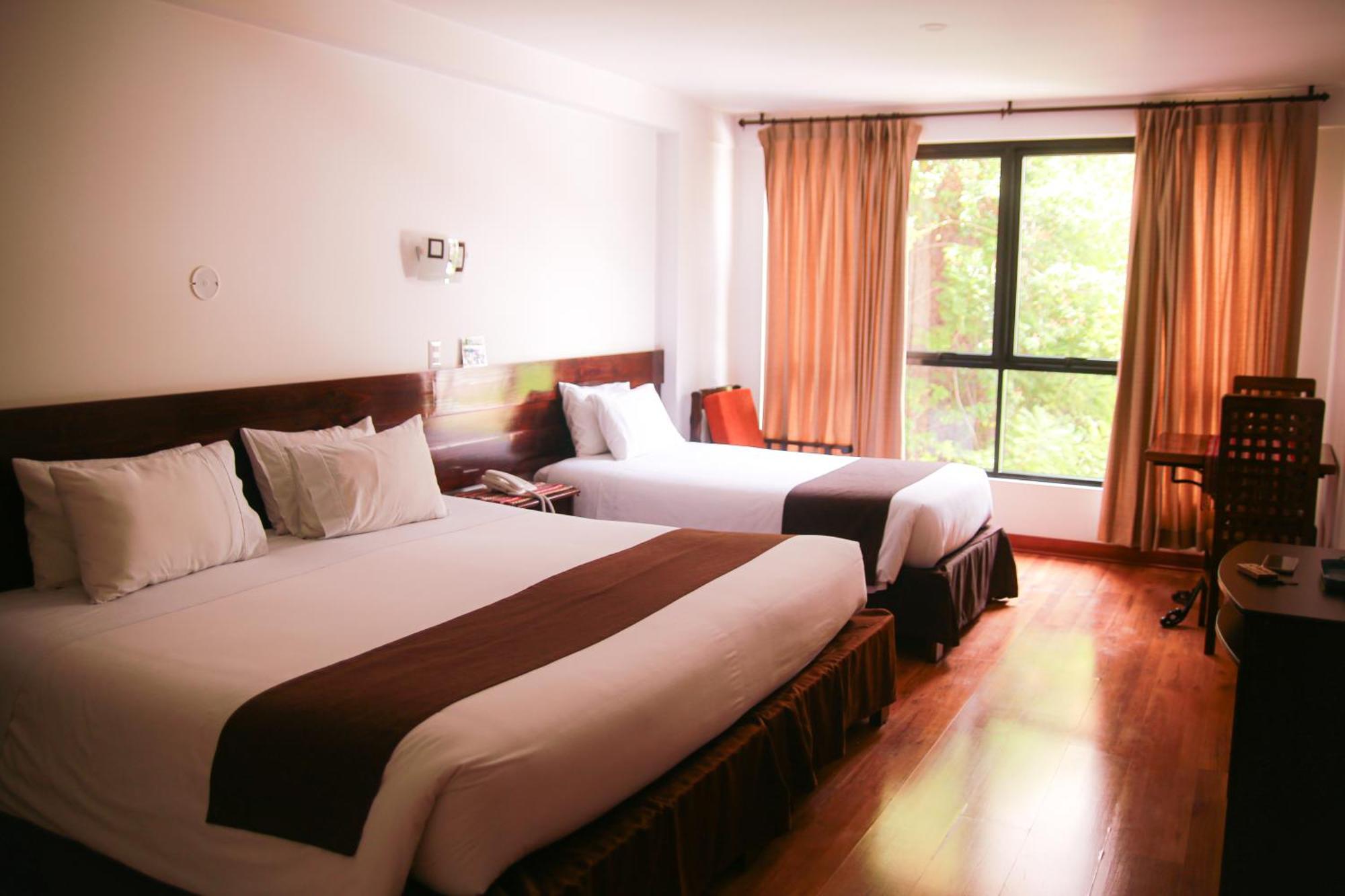 Illas Hotel 3*